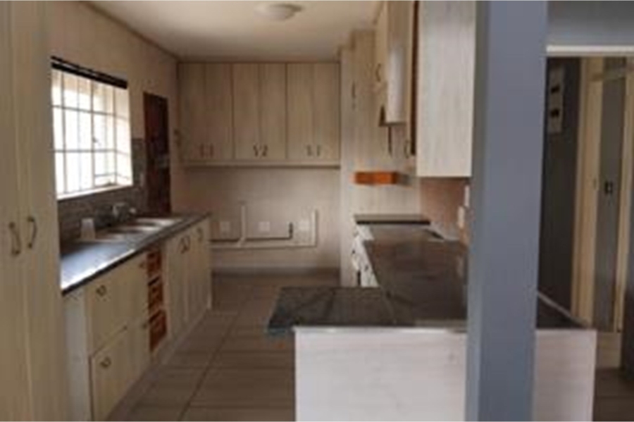 5 Bedroom Property for Sale in Vaalpark Free State